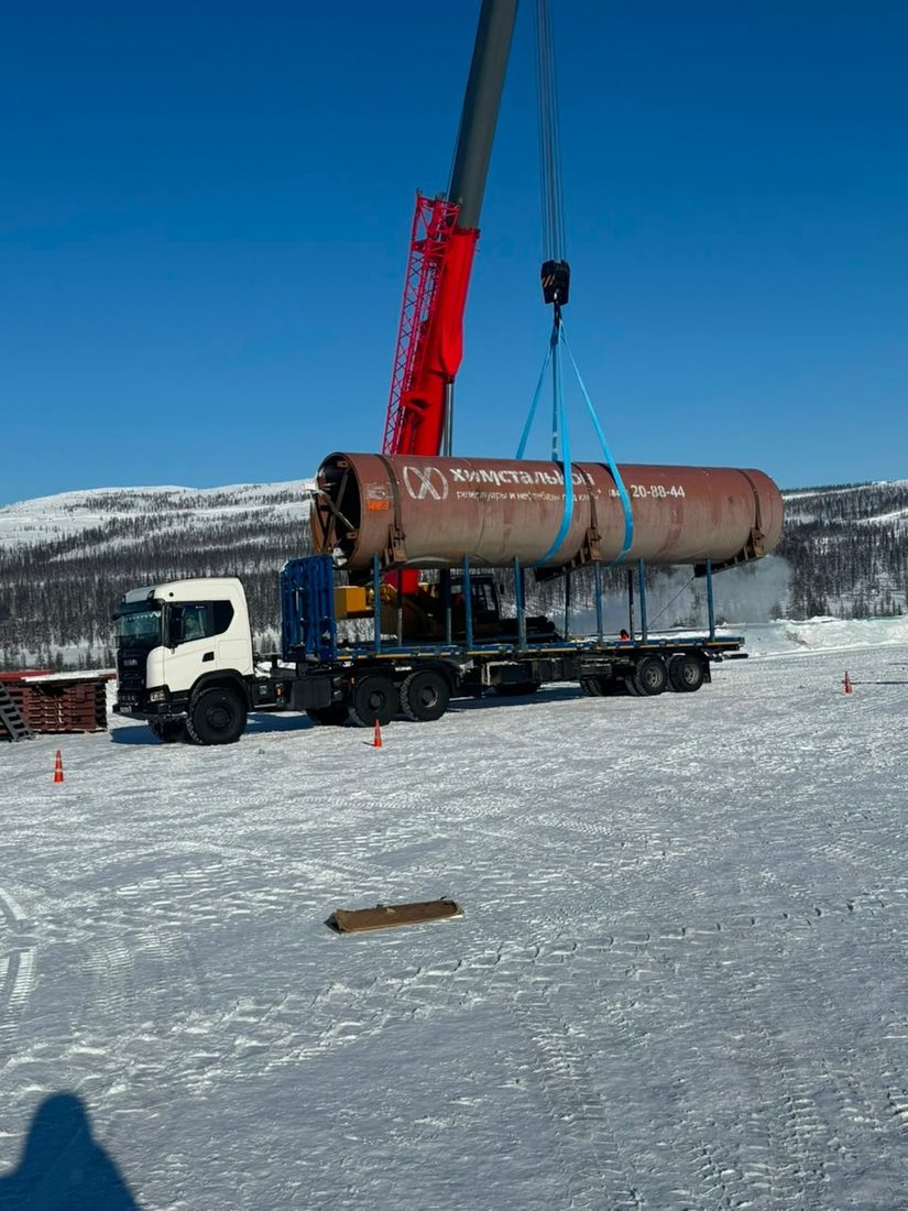 Погрузка негабаритной ёмкости автокраном на трал